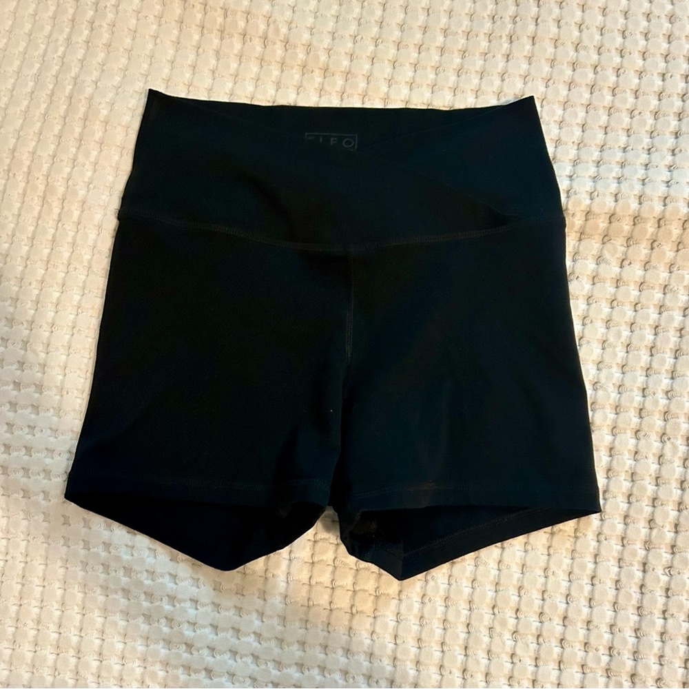 Fleo V Waist Black Shorts Size S